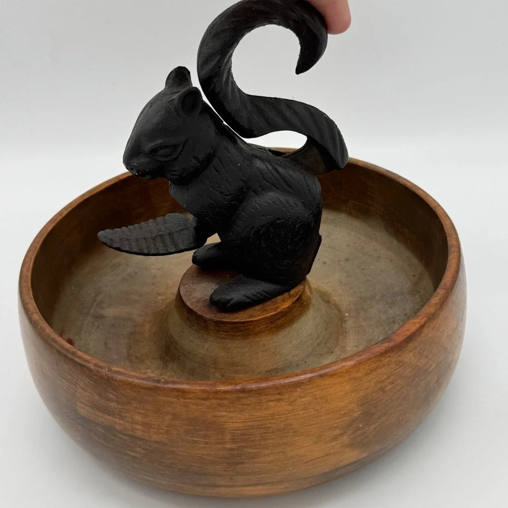 Vintage Cast Iron Mechanical Squirrel Nutcracker Turned Wood Walnut Bowl 8